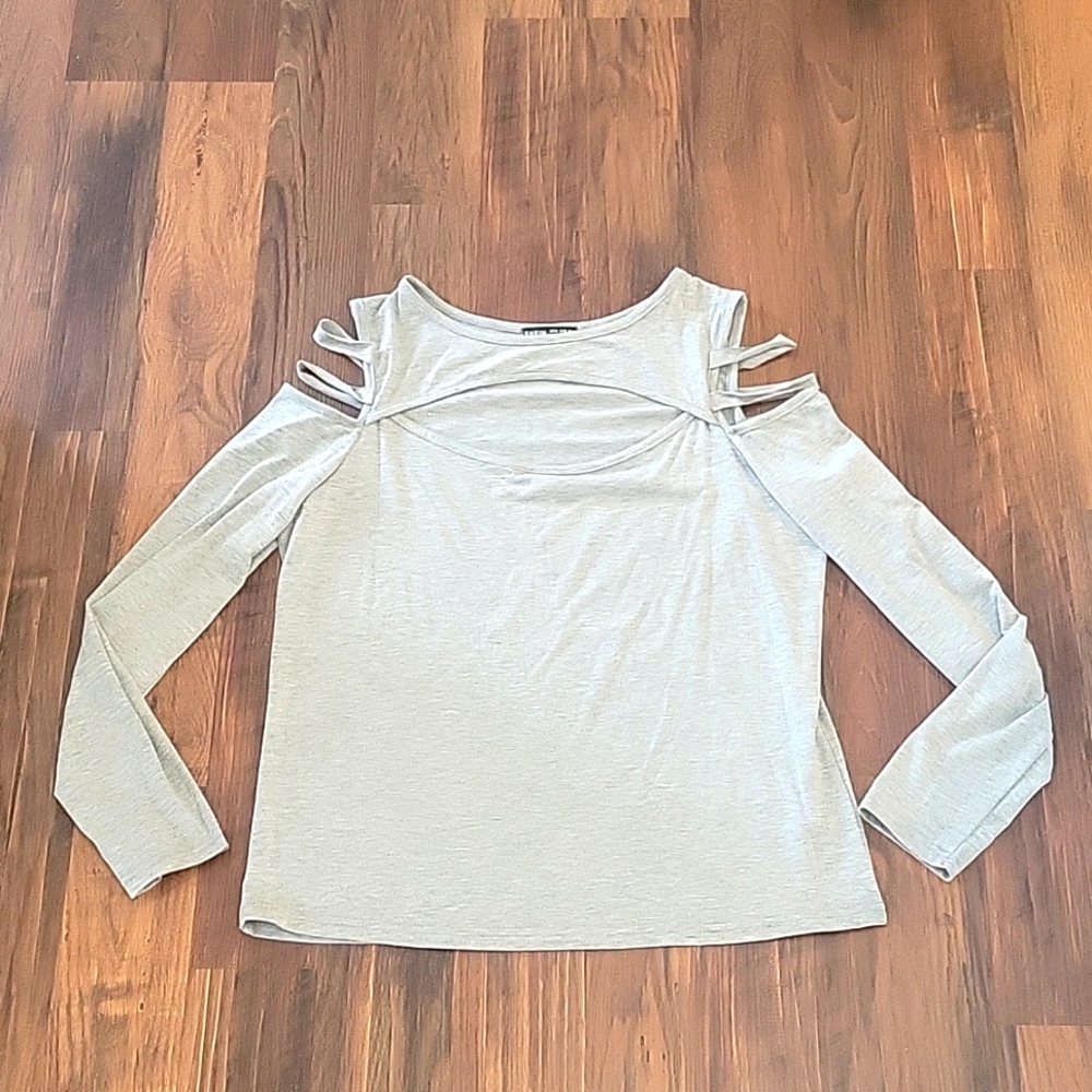 SHEIN cut out top M NWOT
